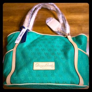 💚🆕 NWT-Dooney & Bourke Medium Tote 💚🆕